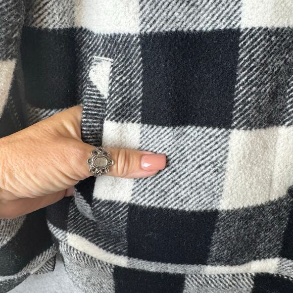 Levi’s Sherpa Lined Wool Trucker Jacket Women’s Med Buffalo Plaid Black Western - Picture 4 of 14